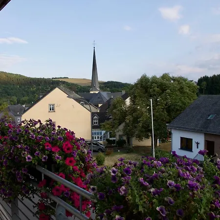 Ferienwohnung Eifelmittendrin Waxweiler Exterior photo